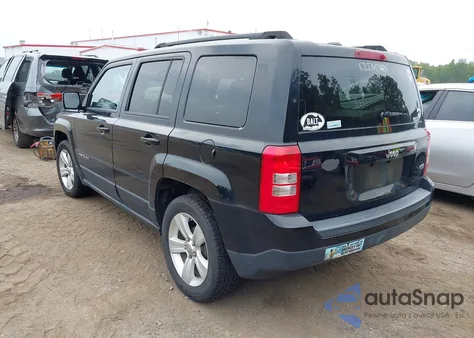 2012 Jeep Patriot Latitude z USA, uszkodzony, nr VIN 1C4NJPFB0CD656958